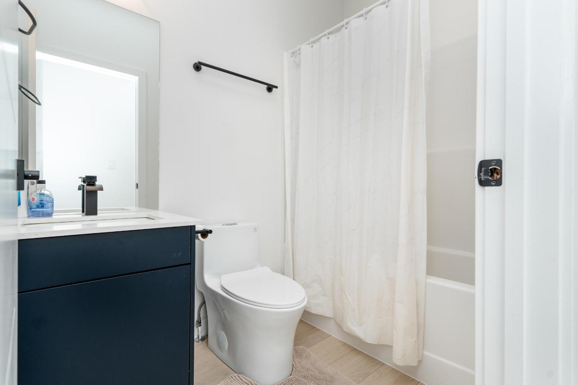 3bedrooms Near Ywg Airport *